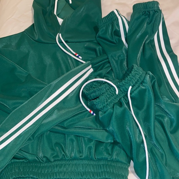 Fashion Nova Pants - Fashion Nova Kelly Green Joggers Set